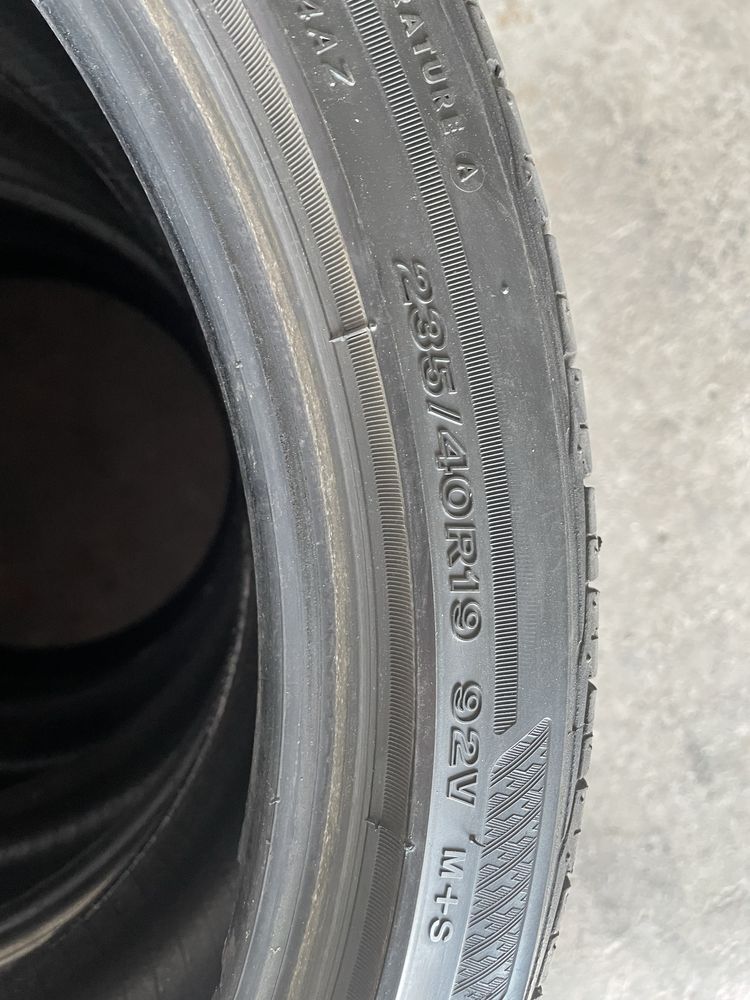 235/40 19 на тайота