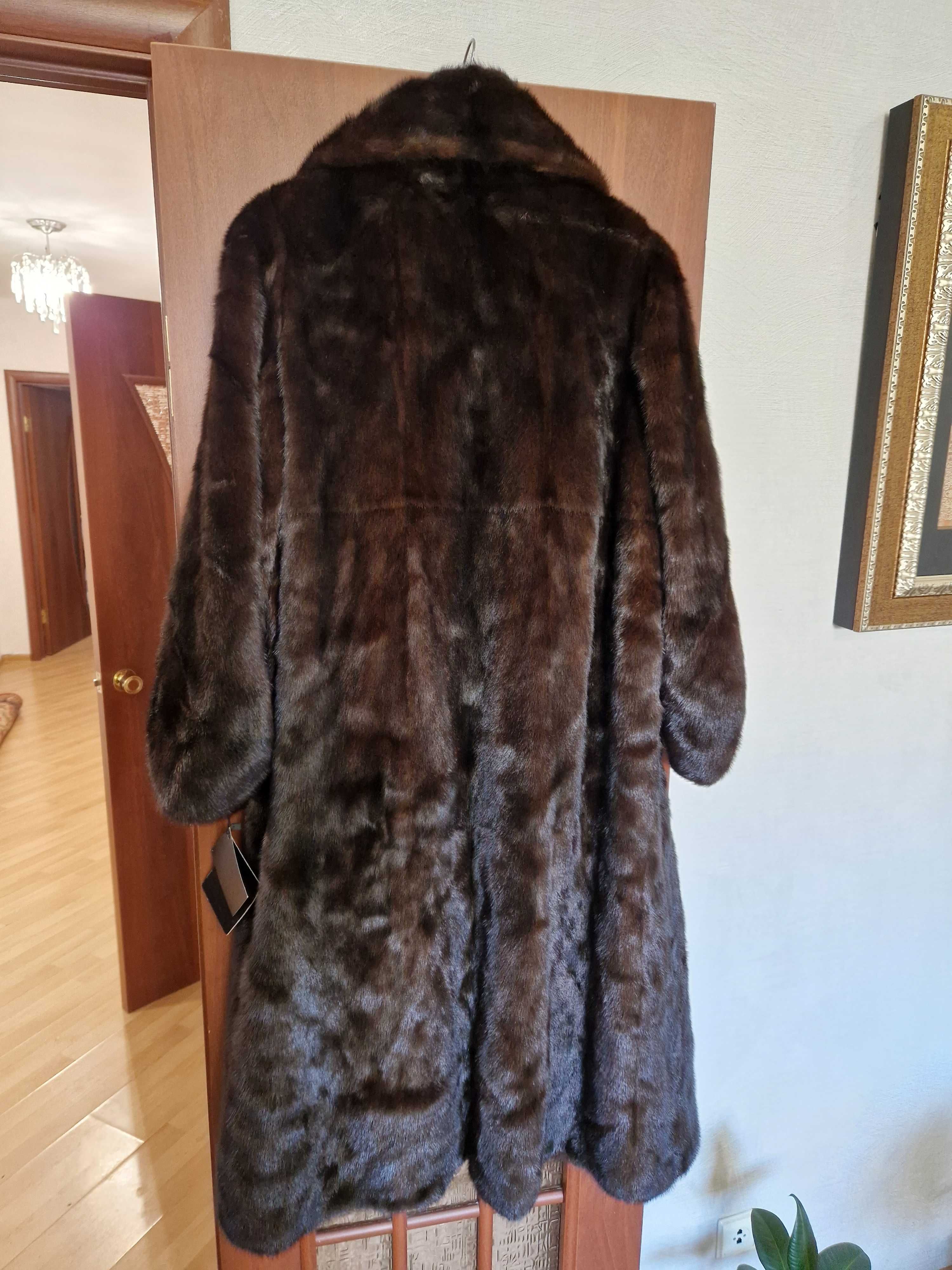 Шуба норковая                  .