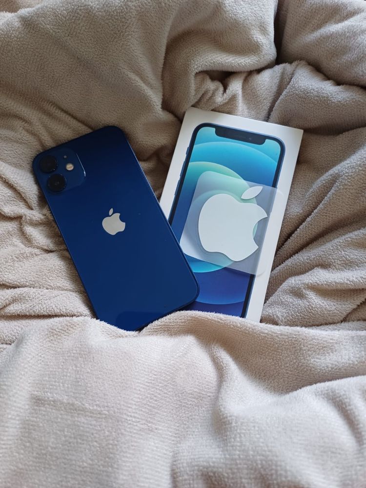 продаю iPhone 12mini