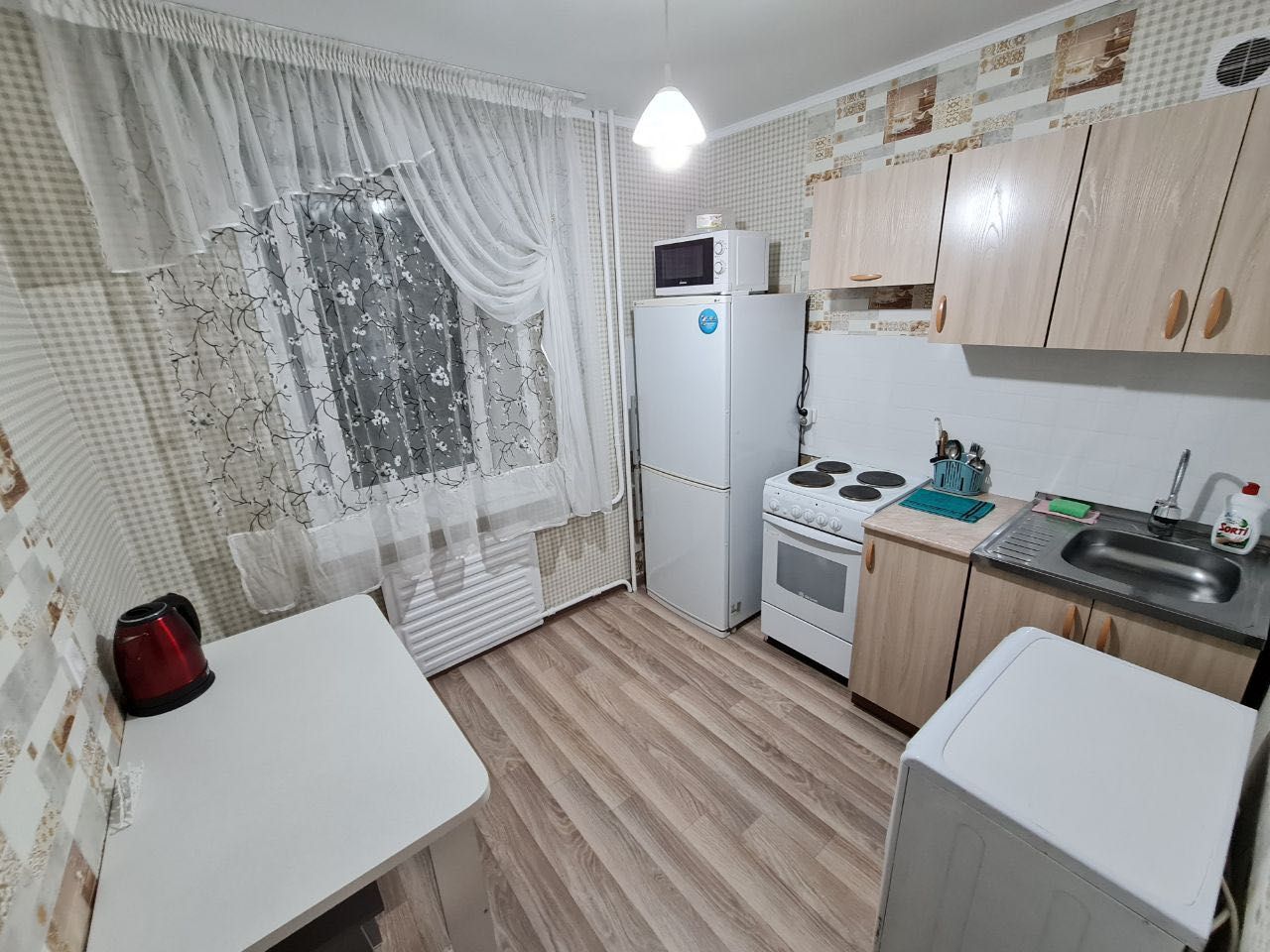 Павлова 11/3 (Кинотеатр Шакена Айманова, ТД Артур, ТД Алатау)