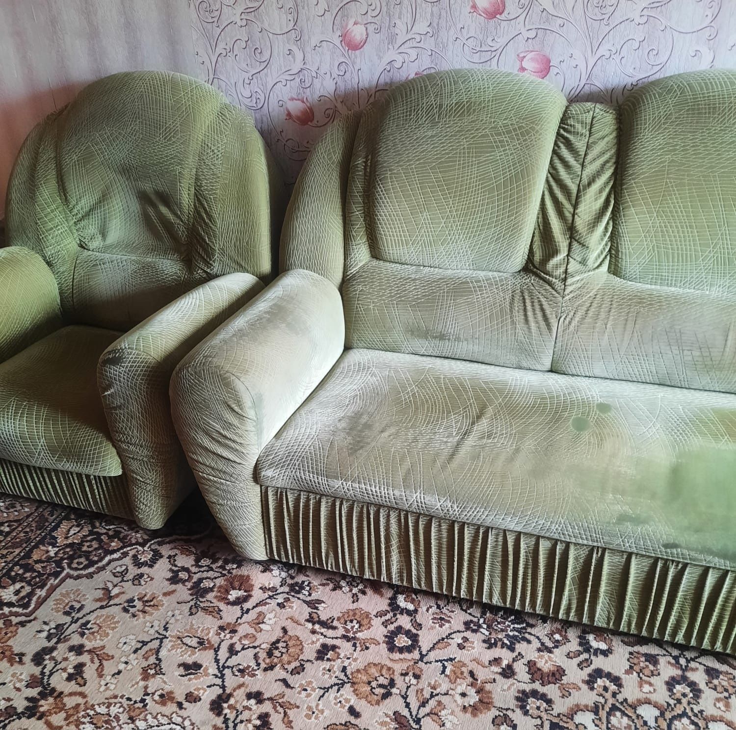 Отдам диван и два кресла бесплатно, самовывоз