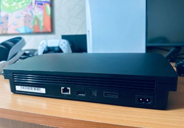 PlayStation 3 недорого продаю