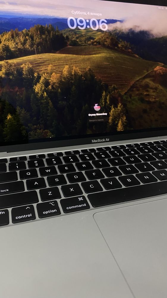СРОЧНО Продам MacBook Air 13. 13.3"/8ГБ/ 256Гб