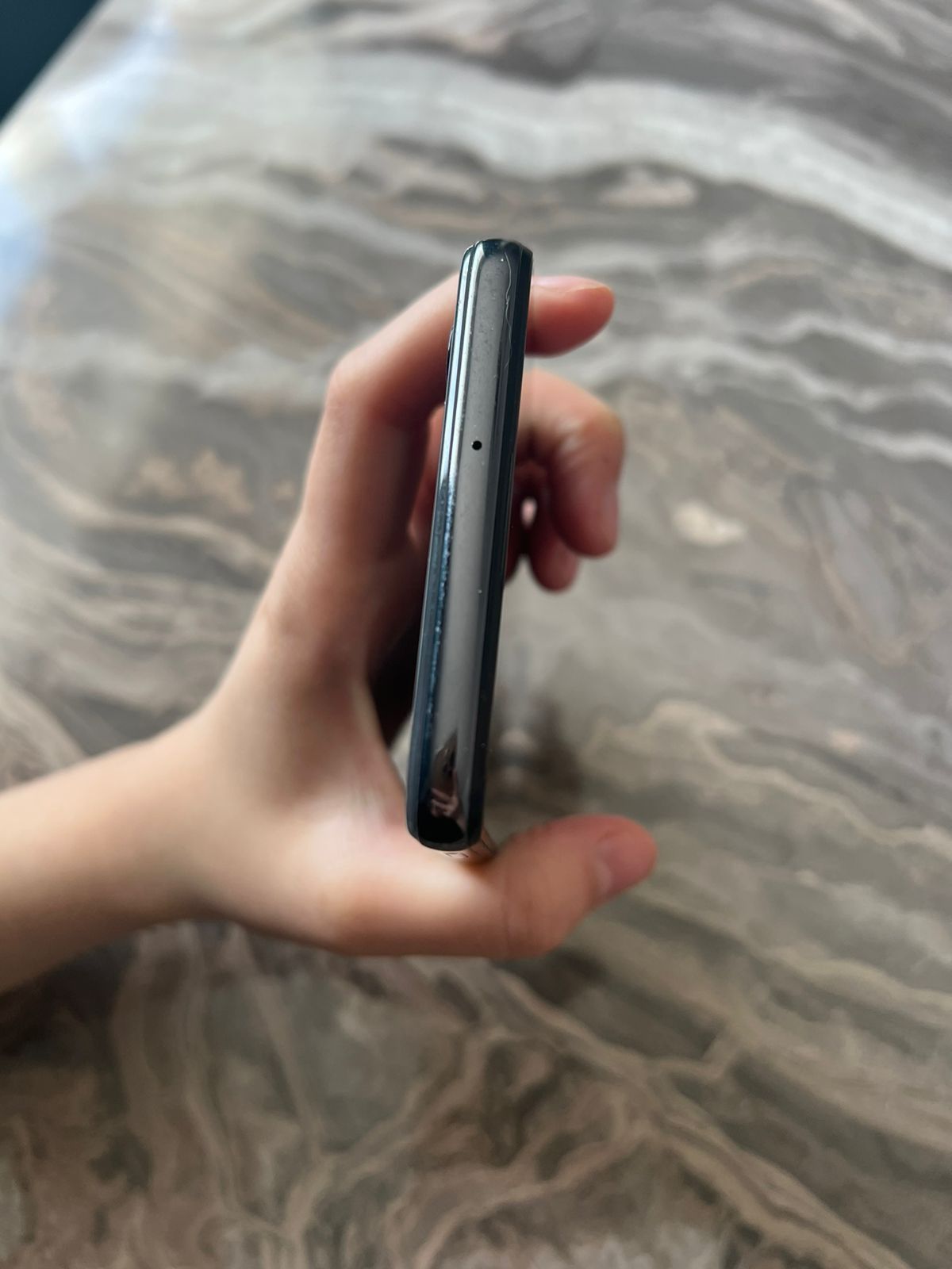 продаю Samsung a32,достаточно в хорошем состоянии, в руках был 1 год.