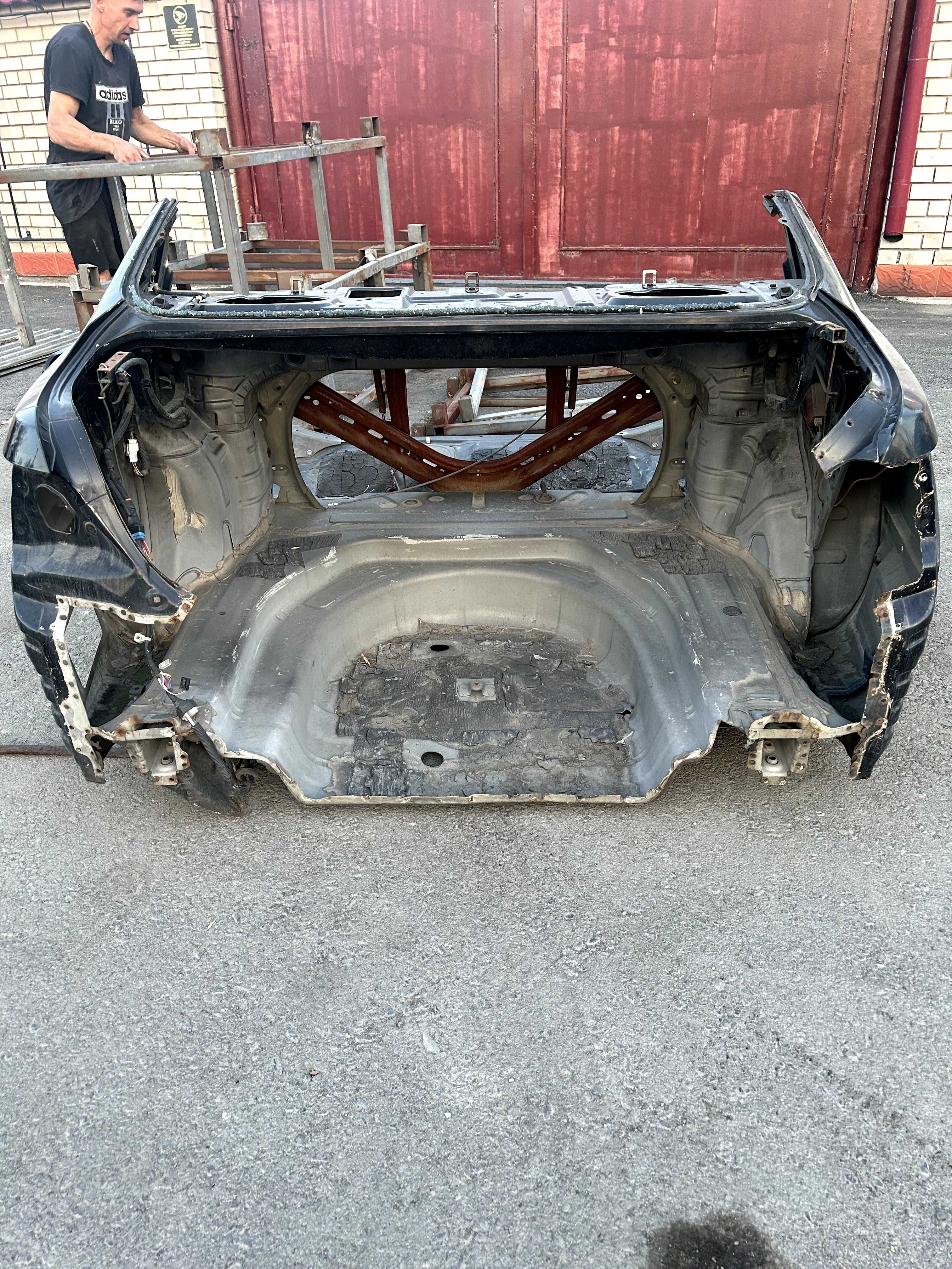 Продам заднюю часть кузова Toyota Camry 40