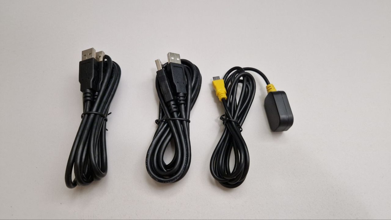 KKVM Свич HDMI 4K / 60 Hz
Позволяет переключать монитор между двумя ис