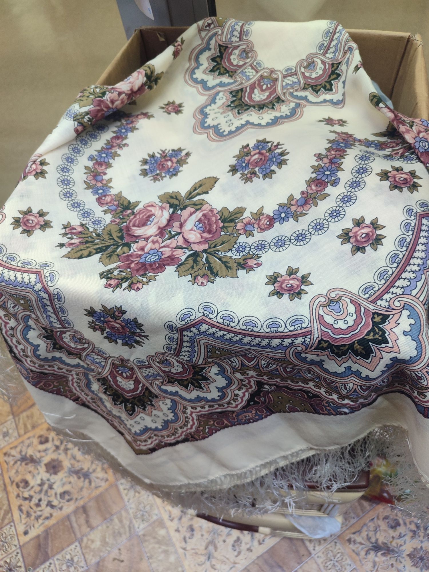 Продам платки Павловопосадские