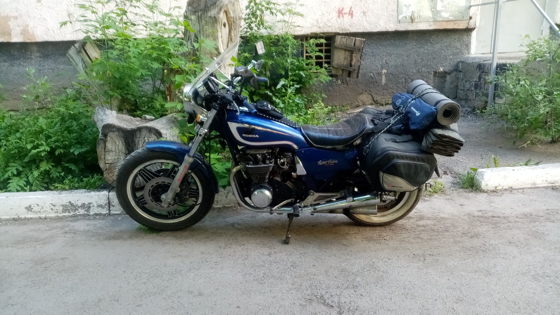 Продам мотоцикл HONDA CB650 Luxury Custom
