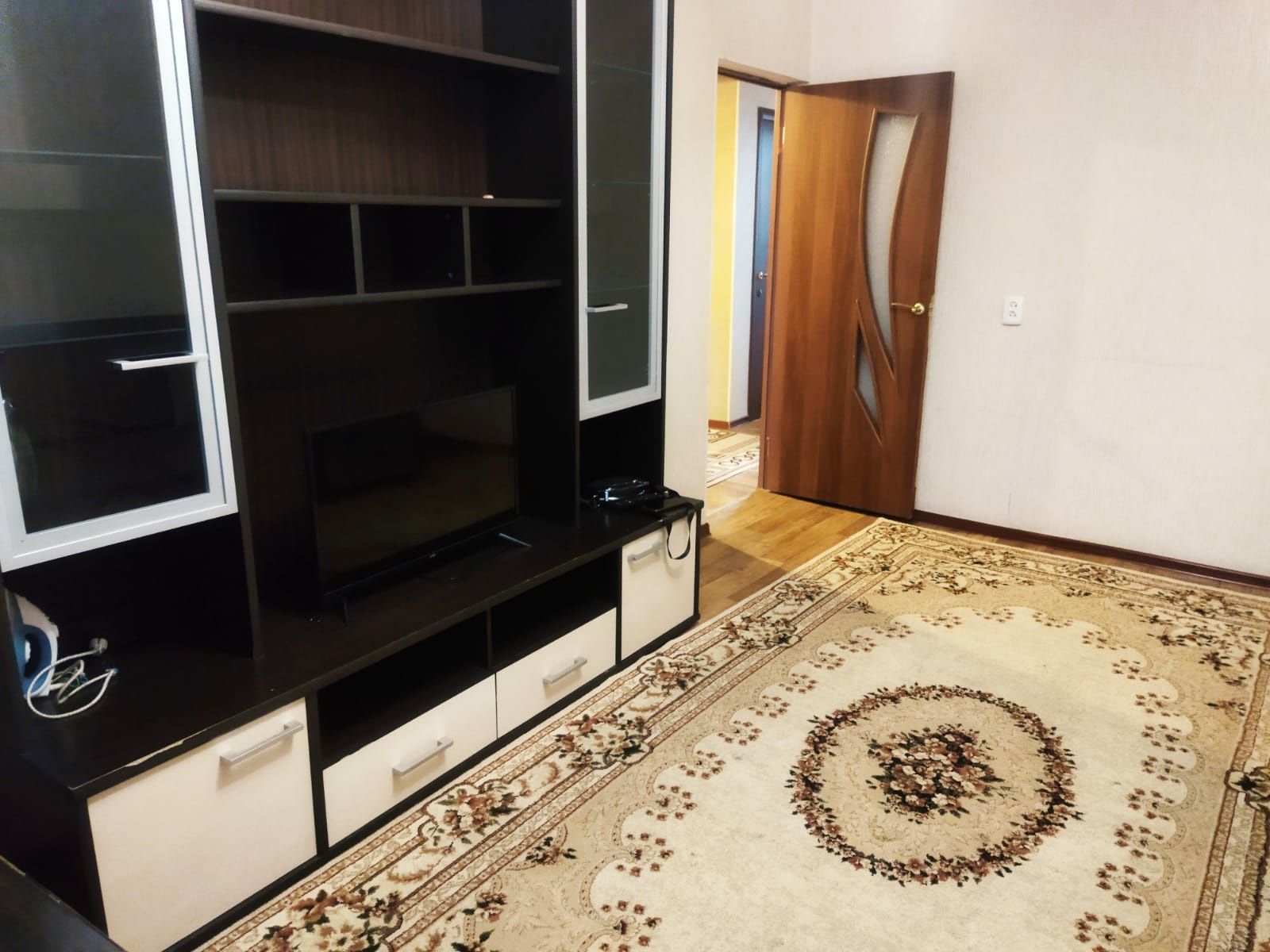 Посуточно квартира 3 ком Центр, Каспий ред