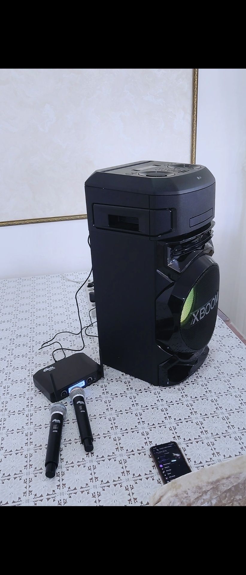 Колонка и микрофон