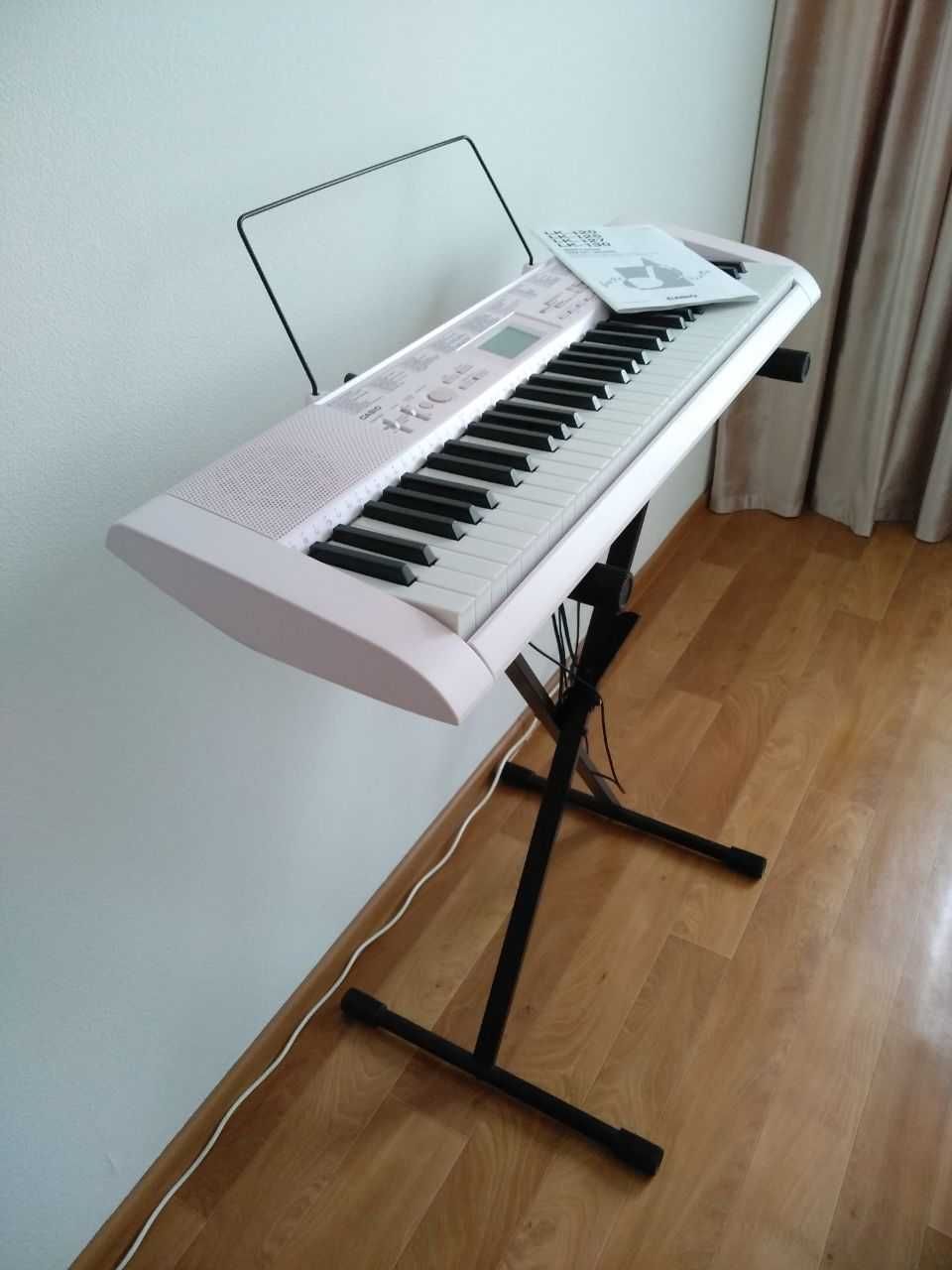 Синтезатор (Пианино) Casio LK-127