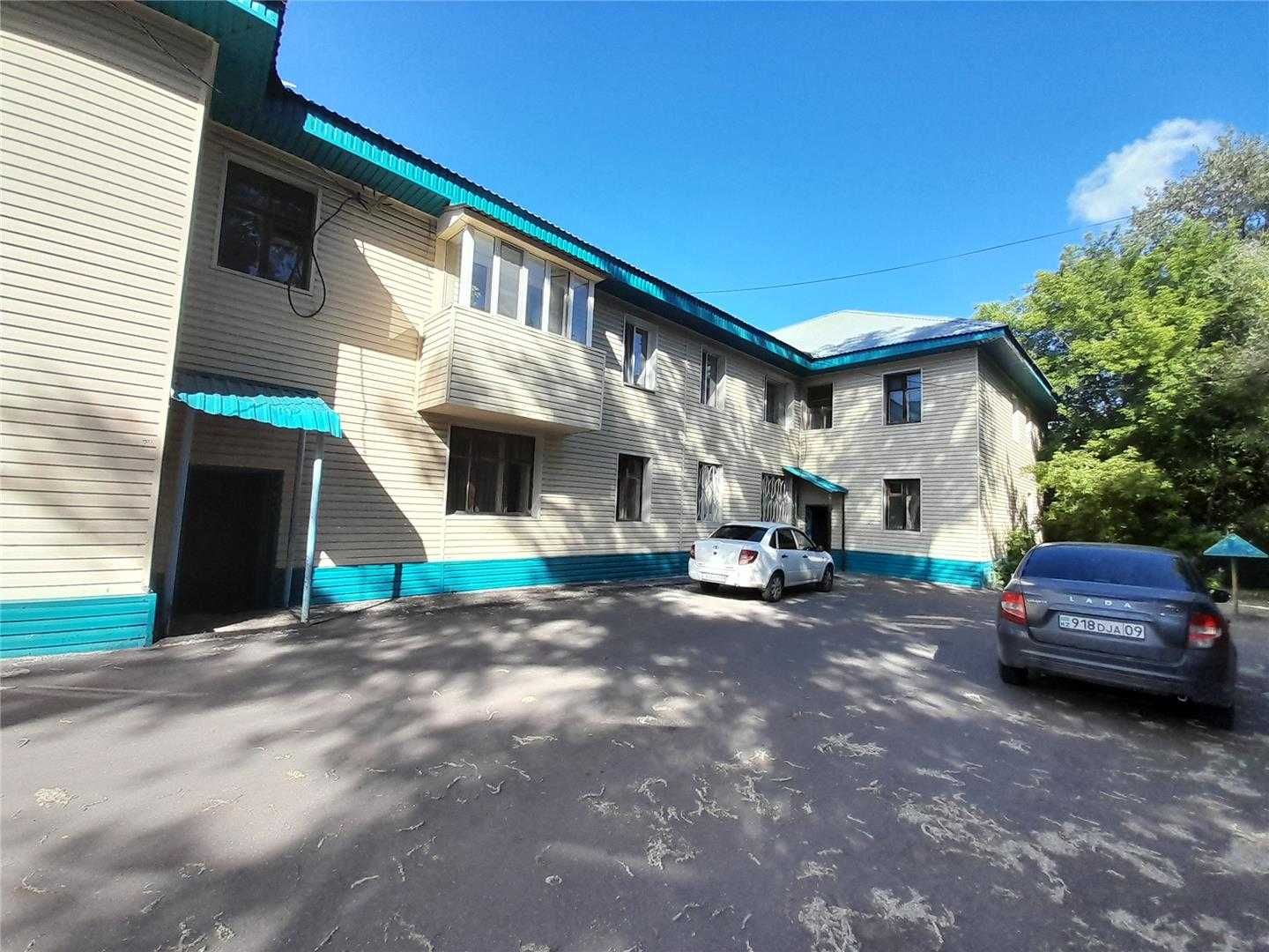 Продам 3 комн кв болгарского типа в старом городе.
на 1 эт 2 эт дома .