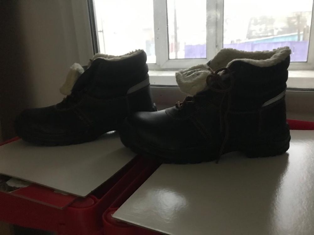 Продам ботинки мужские