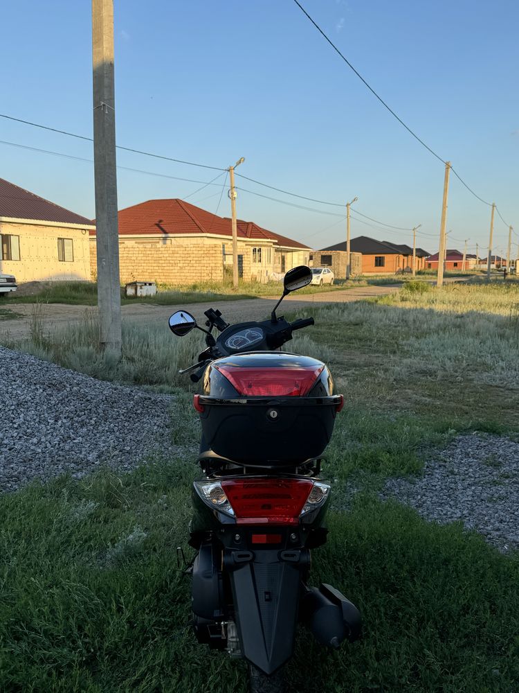 Скутер м8 про