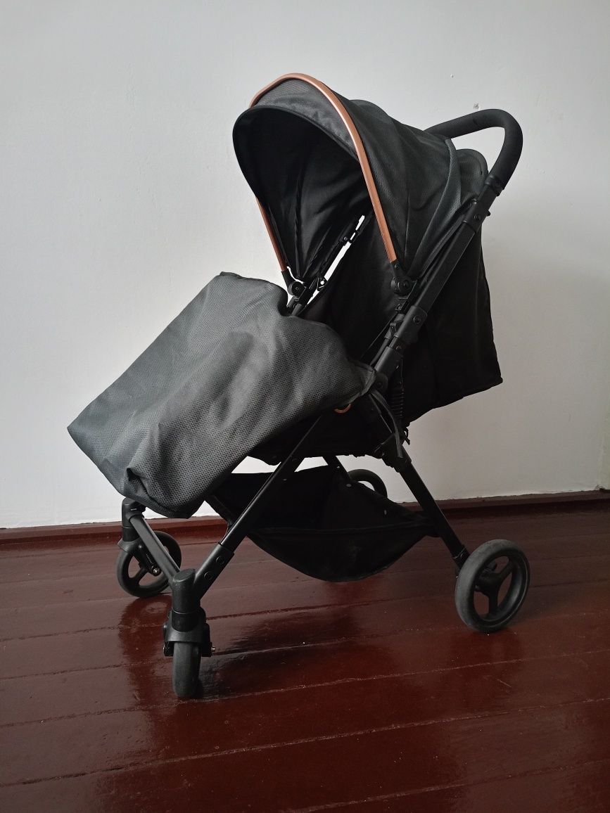 Продам летнюю  каляску!