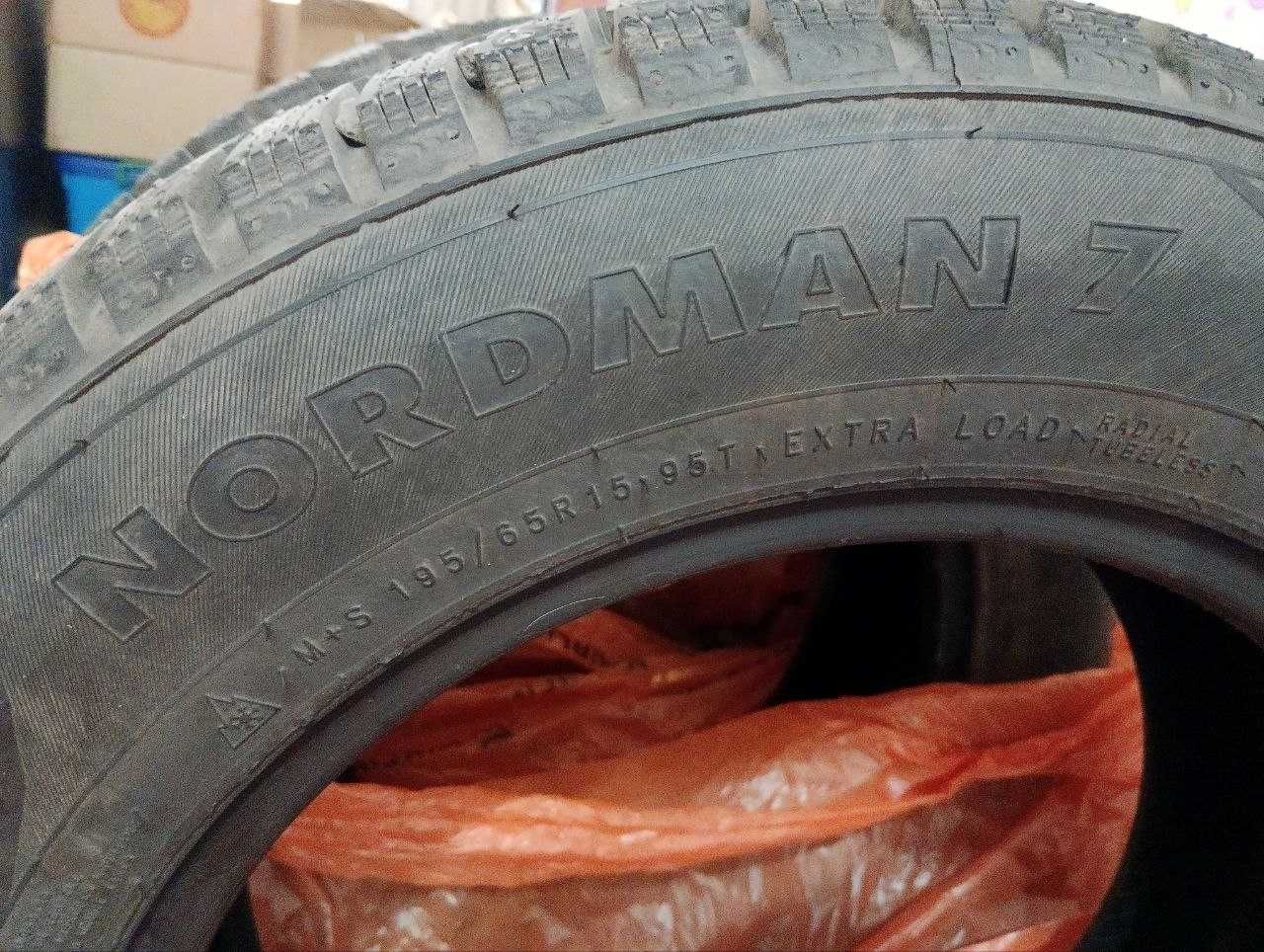 Комплект зимних шипованных шин Nokian Nordman 7 195/65 R15 95T
