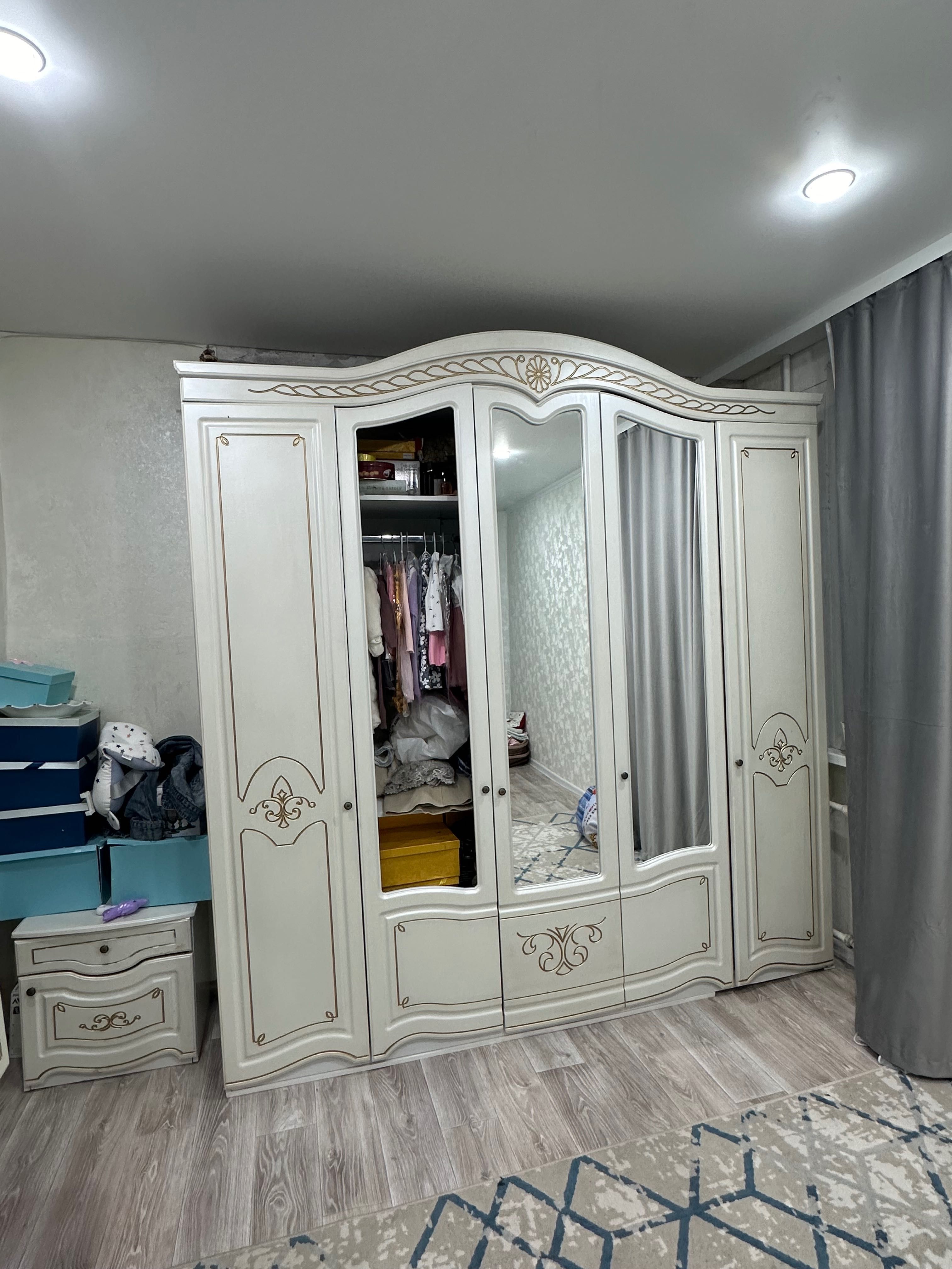Срочно Продается Спальный гарнитур торг
