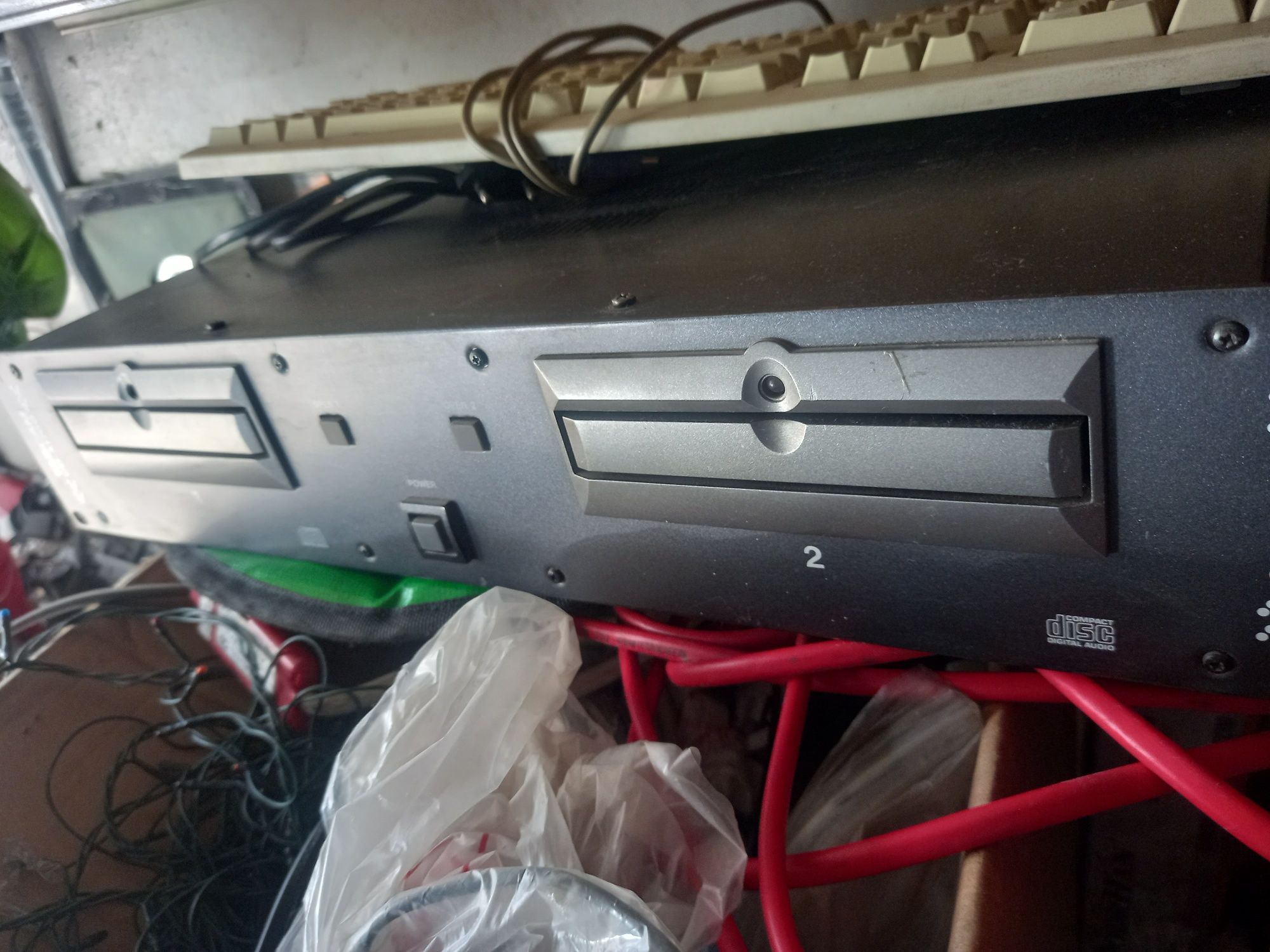 Продам dj пульт Tascam cd-x1700