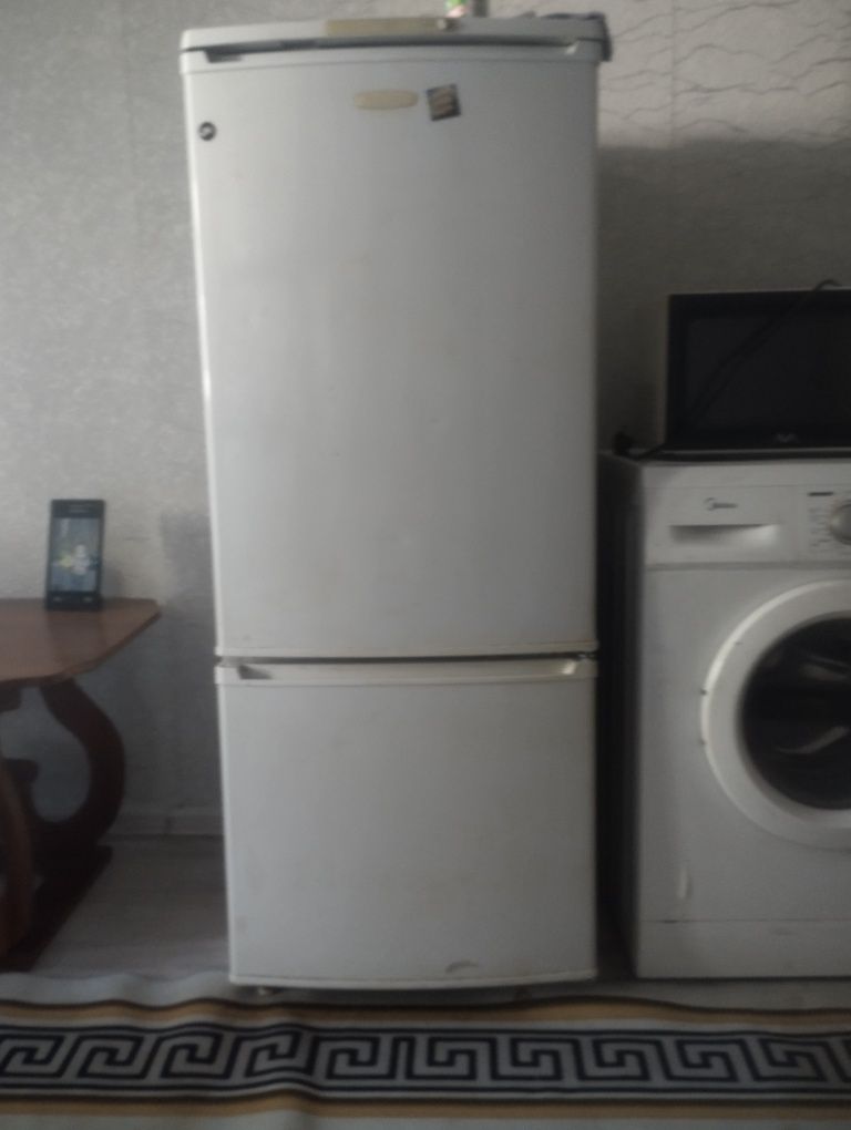 Продам холодильник , стиральная машина, микроволновая печь