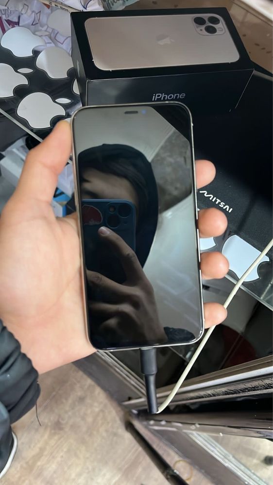 iPhone 11 Pro…..