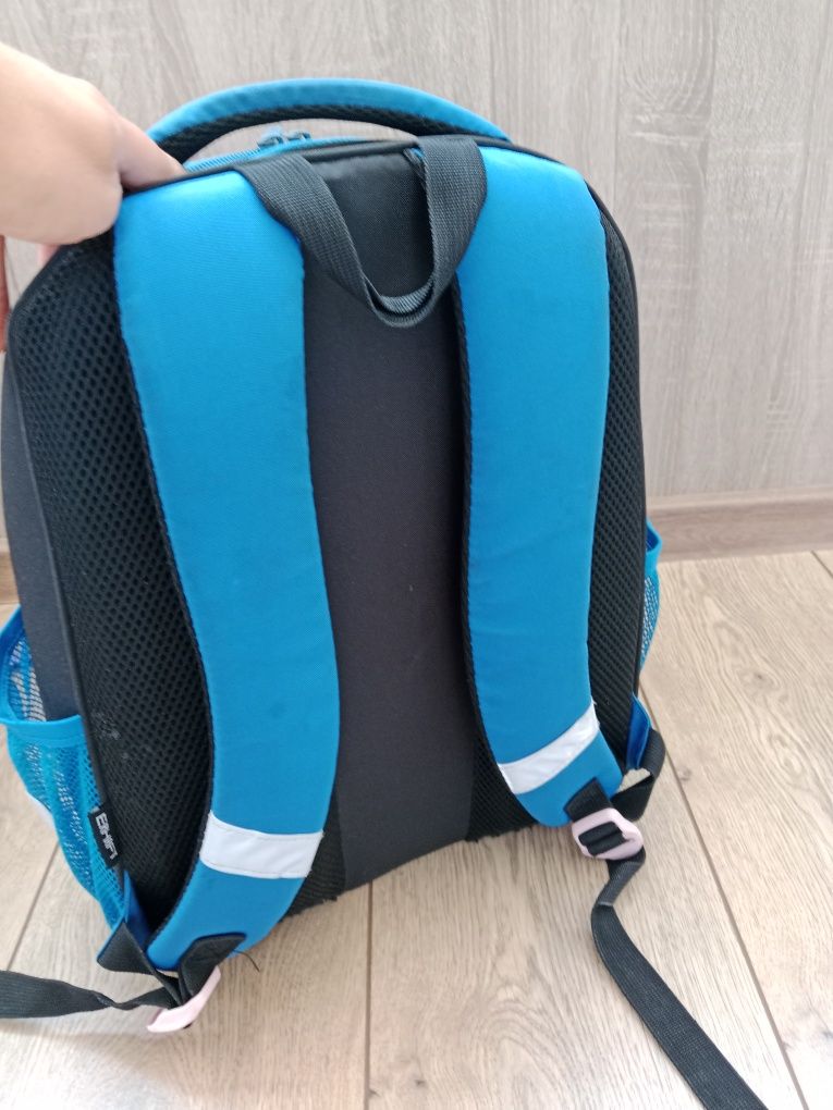 Ранец портфель в школу продам
