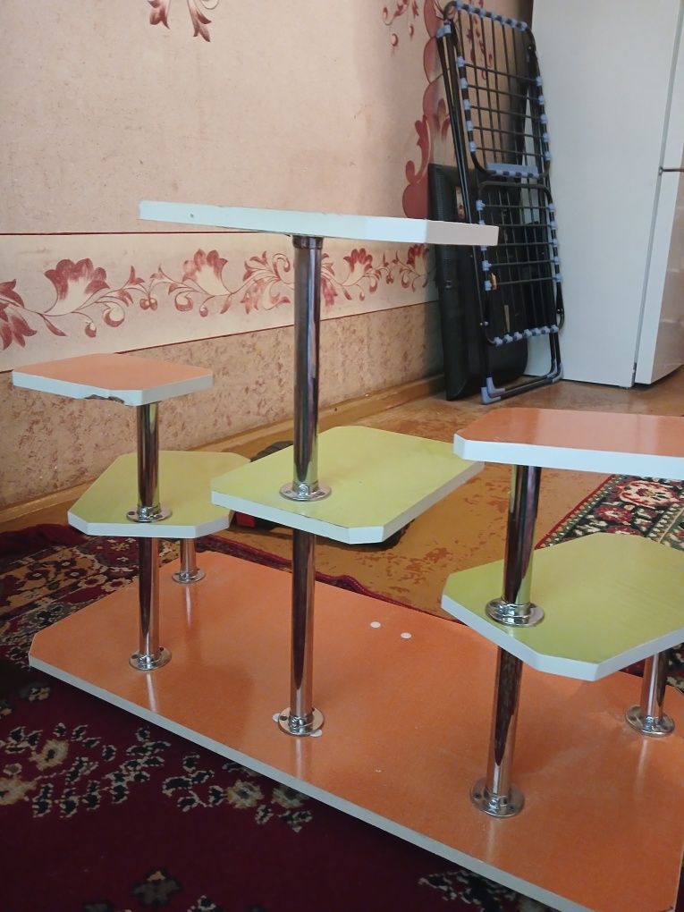 Продам цветочные подставку