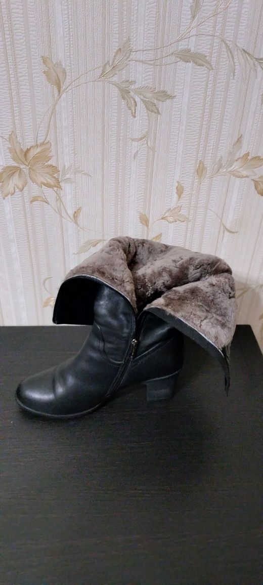 Продам сапоги зимние черные