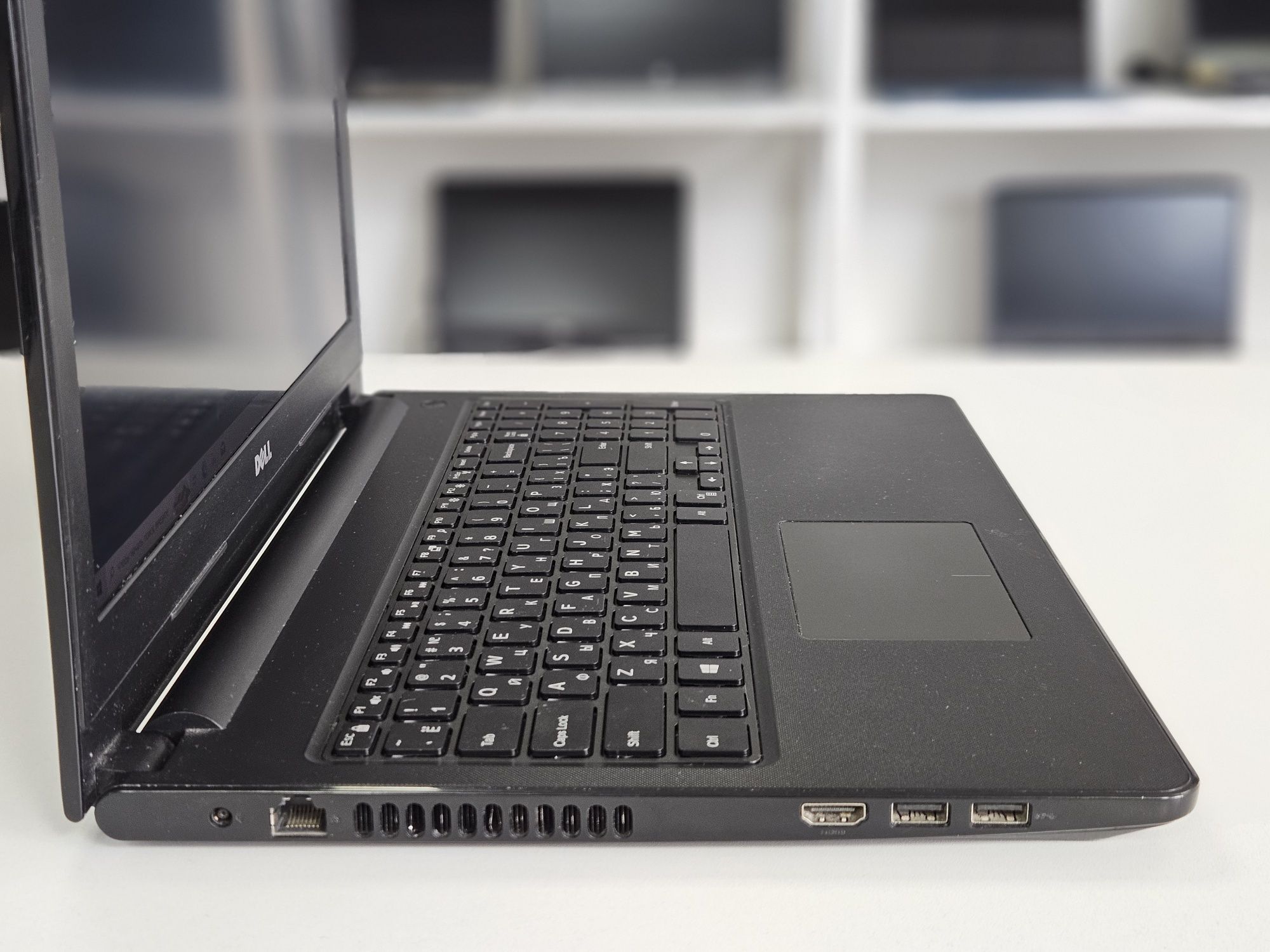 Офисный Ноутбук Dell Inspiron 15 - Core i5-8250U/12GB/120GB