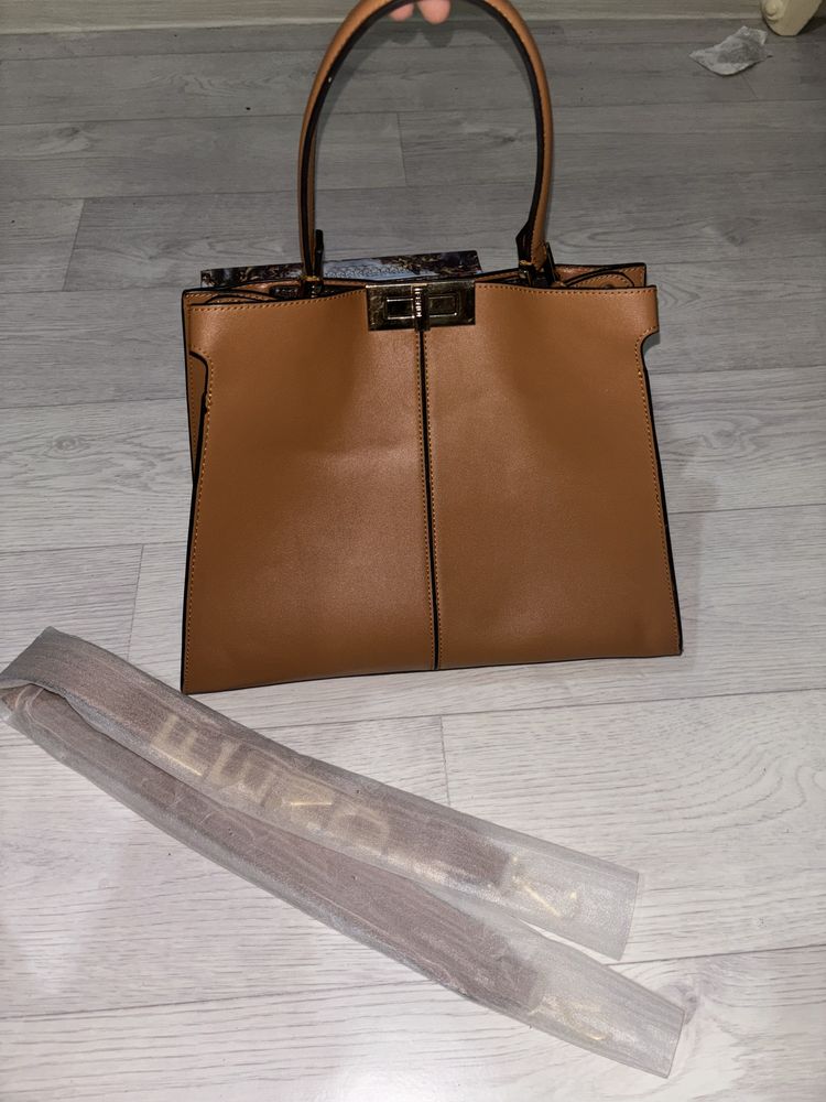 Сумка Fendi  большой удобный