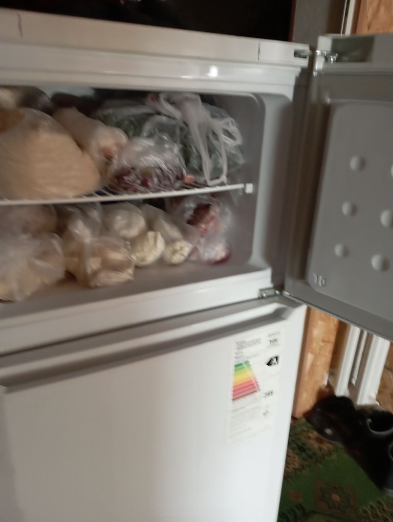 Продам холодильник beko,морозильную камеру Бирюса,в рабочем состоянии.