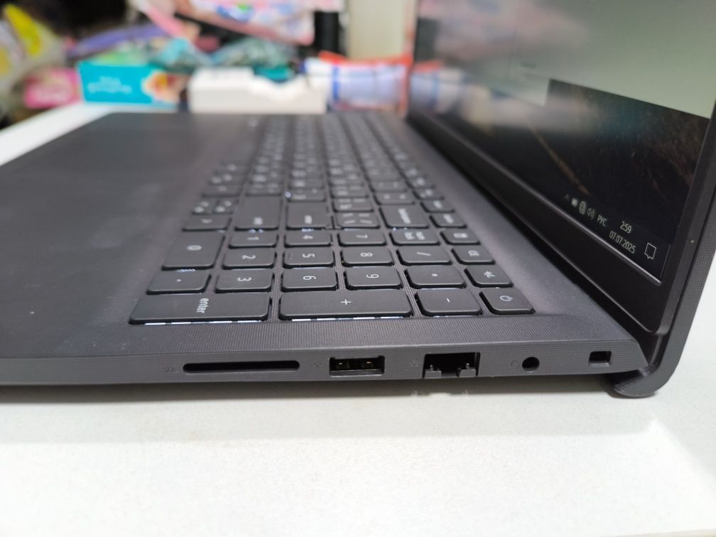 Продаю ноутбук Dell Vostro