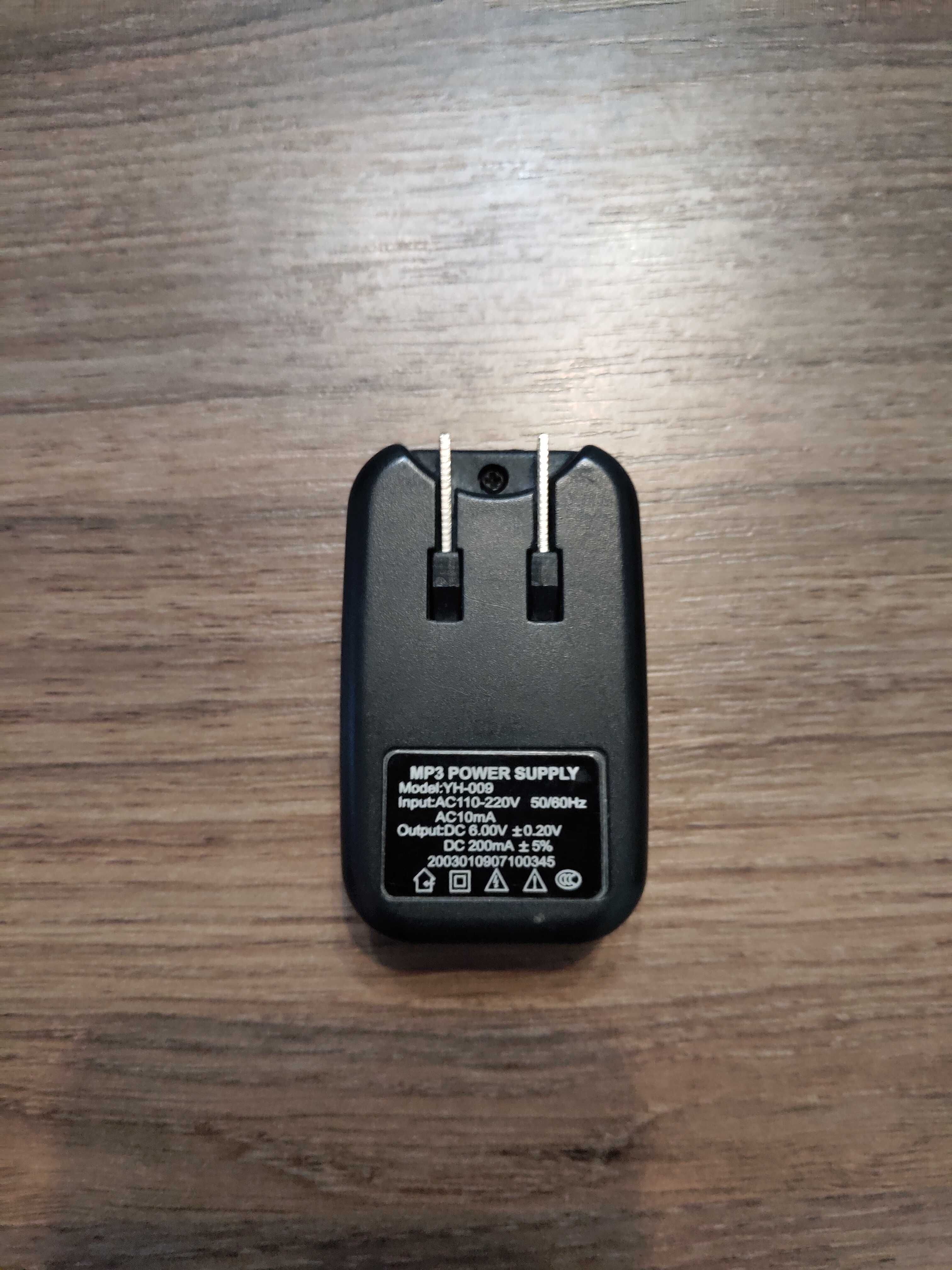 Сетевое зарядное устройство (с USB, американская вилка)