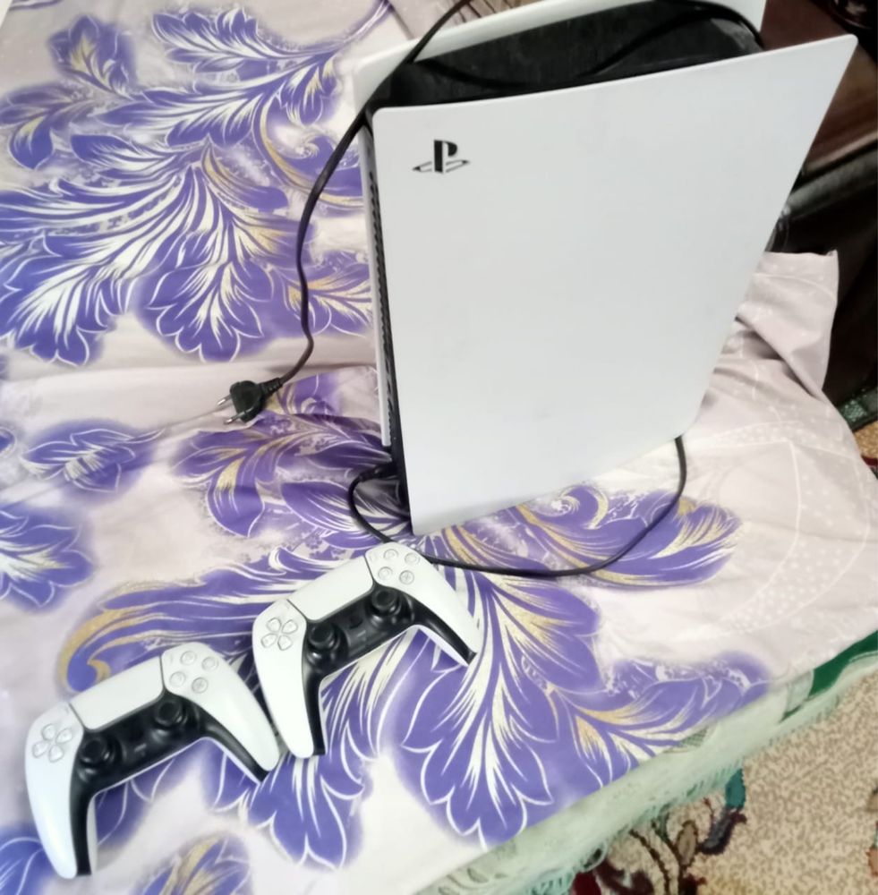 Игровая приставка Sony Playstation 5+геймпад+зарядная станция+все игры
