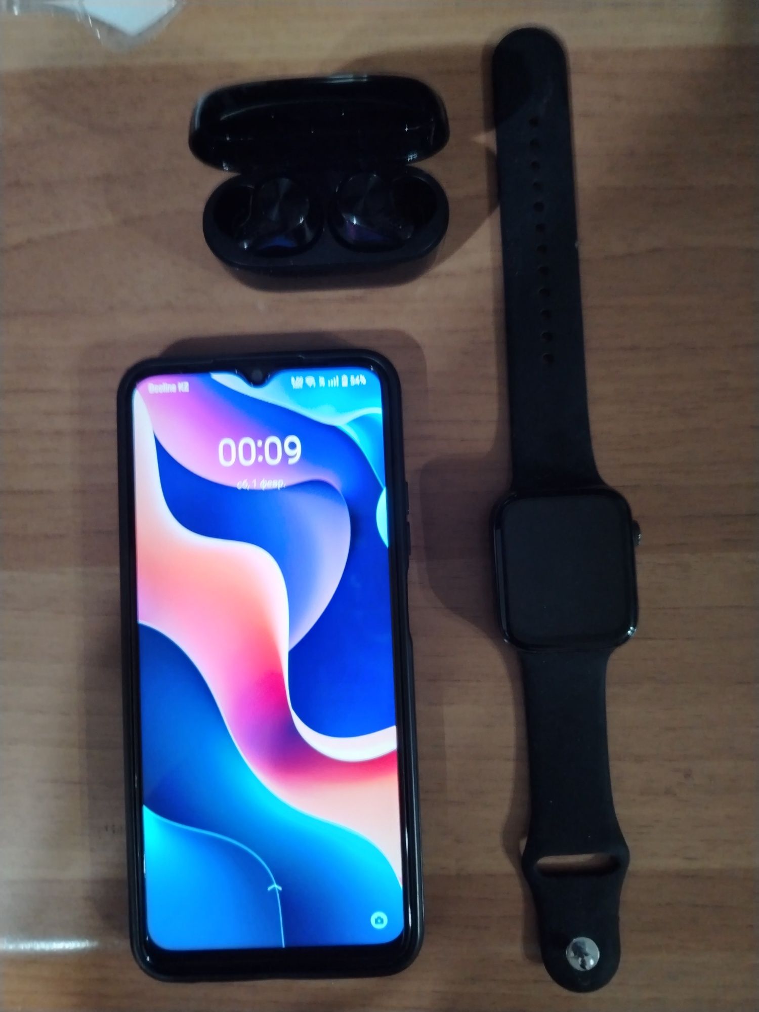 Oppo A 17 состоянии нового в дорогом защитном стекле, чихол геливый!