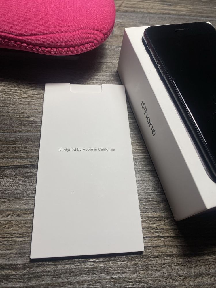 Iphone SE 2020 оригинал (с документами) в очень хорошем состоянии