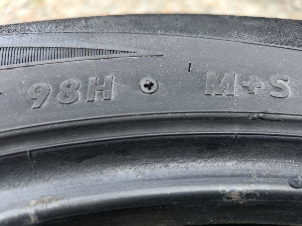 Шины для машины 225/55/R18