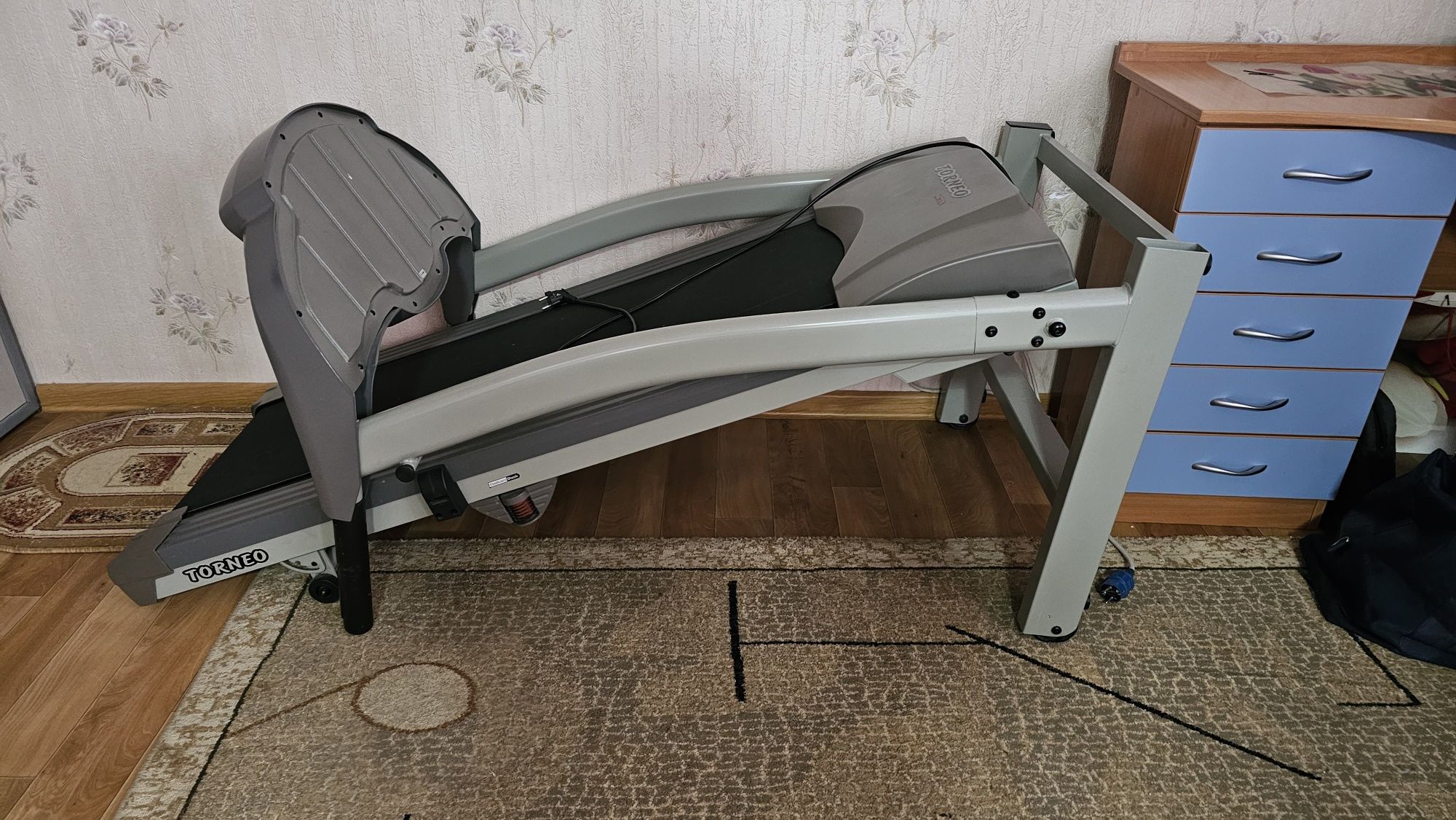 Продам беговую дорожку