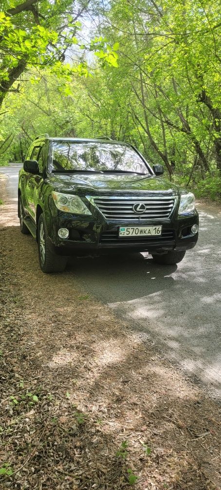 Продам отличный автомобиль Lexus-570