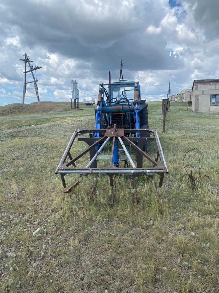 Продам трактор МТЗ-80 со всем навесным оборудованием и прицепом