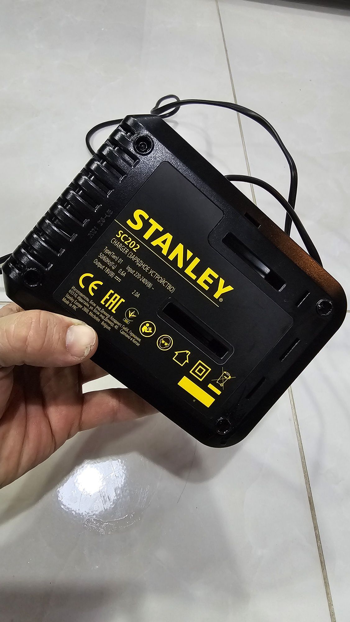 Зарядное устройство Stanley