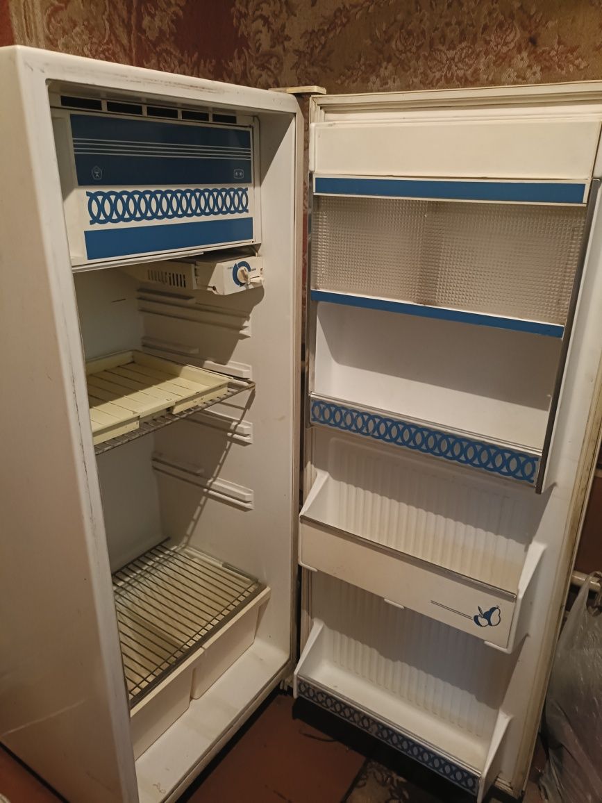 Продается советский холодильник
