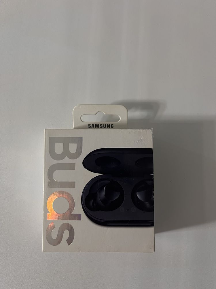 Продаю беспроводные наушники samsung galaxy buds SM-R170