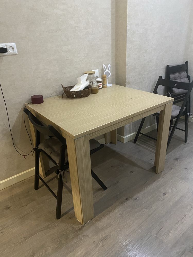 Продам кухонный раздвижной стол, 80*100 в собр. 80*140 в раздвиж сост.