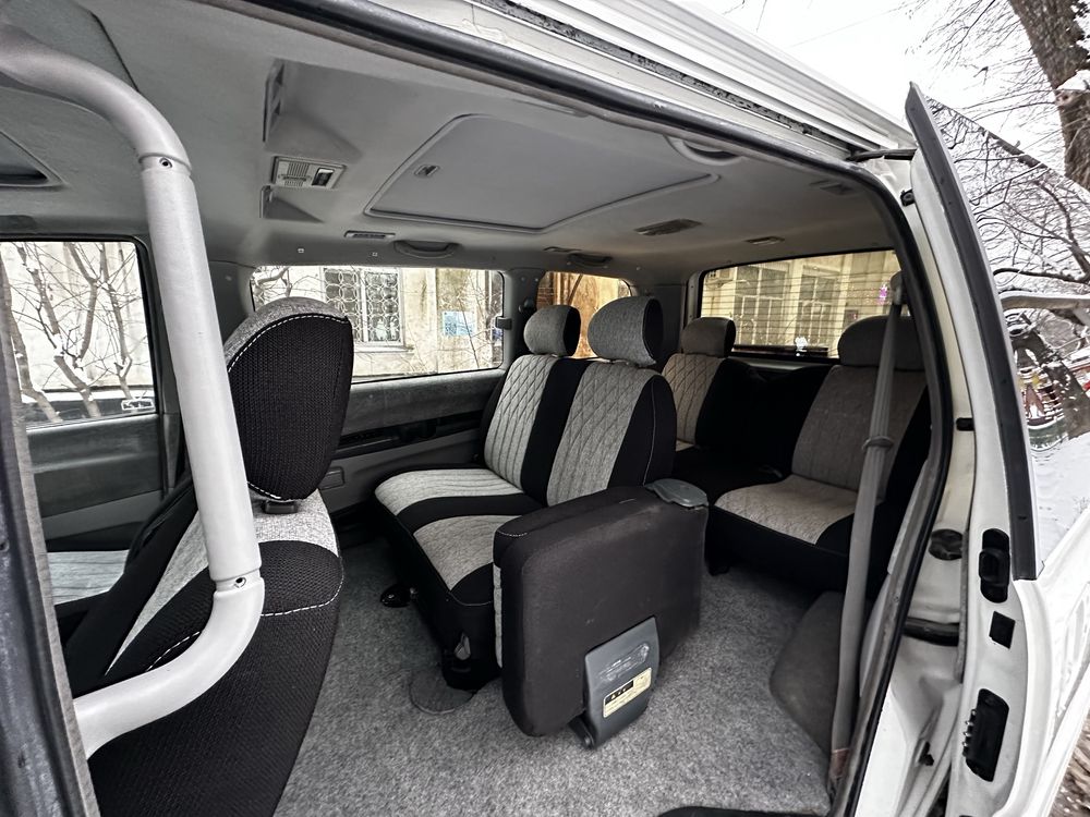 Mitsubishi DELICA