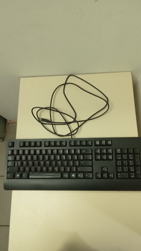 Продам клавиатуру Lenovo