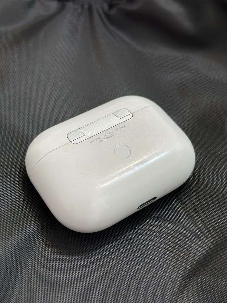 Наушники Apple AirPods Pro with Lightning белый
