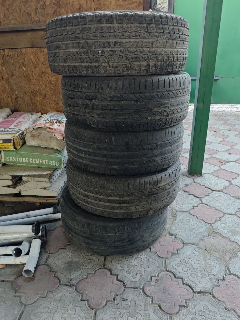 Продам шины на Ниссан жук