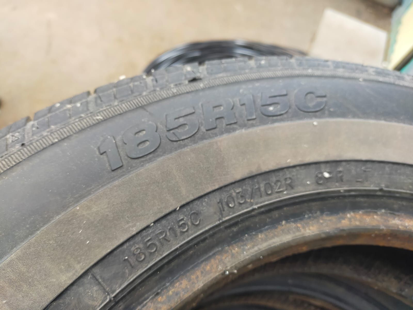 Автошины на 195R15С в хорошем состоянии