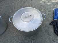 Продам алюминиевую кастрюлю 40 литров
