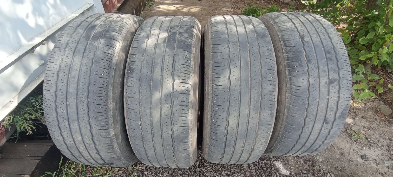 Продам шины на 18